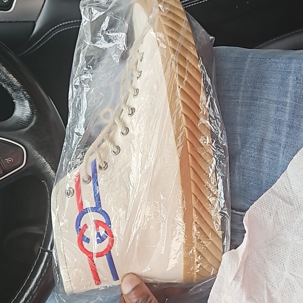 Gucci sneakers size 9